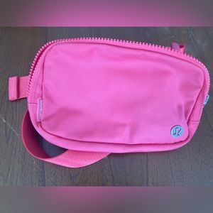 Lululemon Belt Bag 1L Lipstick